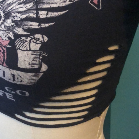 ROCKABILLY cropped Tshirt with cutouts - Picture 2 of 5